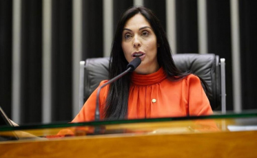 Deputada da região quer impedir o uso da linguagem neutra nas escolas do país