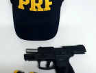PRF localiza pistola e prende homem na BR-101