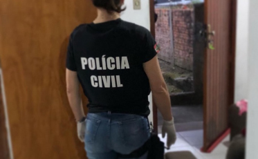 Homem preso por armazenar conteúdo de pedofilia em Tubarão