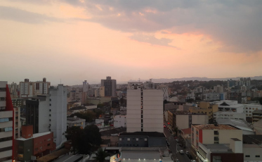 Fim de semana de tempo nublado da região