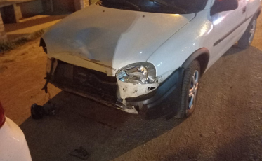 Acidente acaba com condutora menor de idade ferida