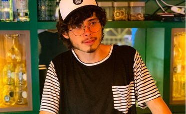 Cantor Beto Cardoso lança nova música