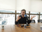 Do Avesso e do CineVitor, Vitor Búrigo é entrevistado no Nomes & Marcas