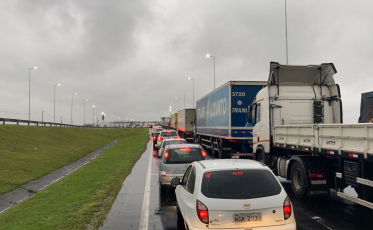 Trecho Sul da BR-101 já tem bloqueios (VÍDEO)