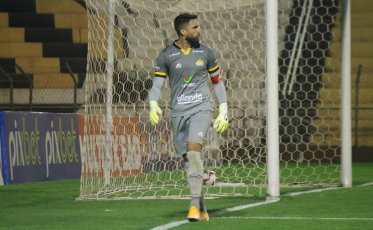 Gustavo é suspenso por apenas um jogo e está livre para enfrentar o Paraná