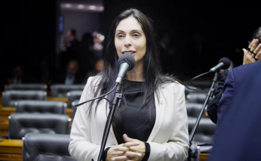 Geovania de Sá quer atendimento prioritário a pessoas com fibromialgia