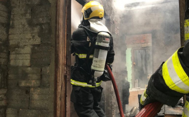 Incêndio atinge residência em Criciúma