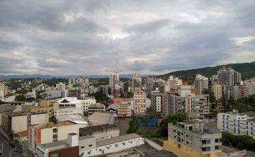 Fim de semana abafado e com máximas de até 35ºC no sul catarinense