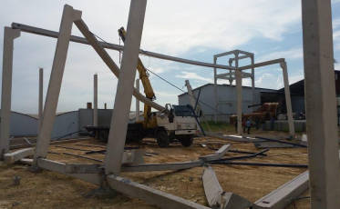 Trabalhador se machuca após cair de quase 8 metros de altura 