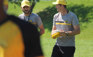 Para um Tigre intenso, intensidade na academia e trabalhos de campo