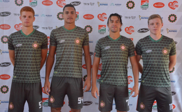 Próspera anuncia volante Roger e renova com mais três jogadores