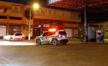 Bar é fechado por descumprimento do lockdown