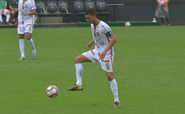 Posse de bola é ponto a ser melhorado no Próspera, aponta Jessé 