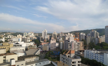 Terça-feira com chuva a tarde