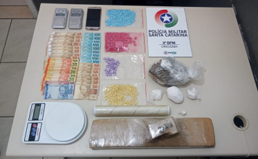 Homem é preso com cocaína, maconha e ecstasy no Fábio Silva
