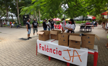 Mineiros da Carbonífera Criciúma fazem manifestação na Praça