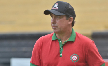 “Feliz, satisfeito e orgulhoso do time”, diz Baier após empate do Próspera com o Avaí