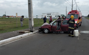 Motorista fica inconsciente após colisão