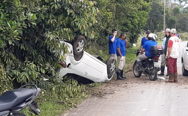 Capotamento é registrado na Luiz Rosso