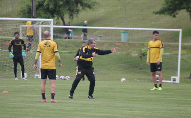 Em primeiro treino, Cláudio Tencati pede mais velocidade ao Tigre