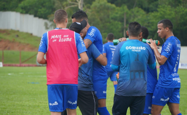 Está na história: Caravaggio conquista primeira vitória como profissional