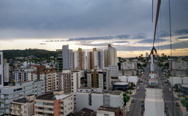 Mais um dia quente em Criciúma e região