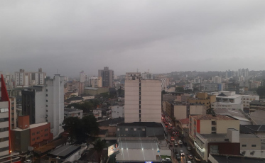 Chuva se mantém nas próximas horas na região 