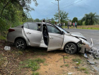 Homem fica preso às ferragens após colisão em rodovia