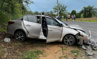 Homem fica preso às ferragens após colisão em rodovia