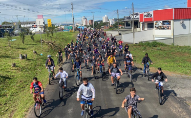 Cerca de 600 pessoas participam do 1º Passeio Ciclístico de Cocal do Sul