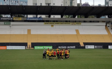 Tencati deve repetir a equipe para a partida contra o Botafogo na Série C