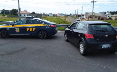 Polícia recupera carro alugado que não foi devolvido