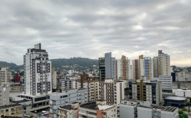 Terça será de tempo nublado na região