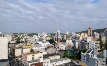 Chuva deve reaparecer amanhã na região