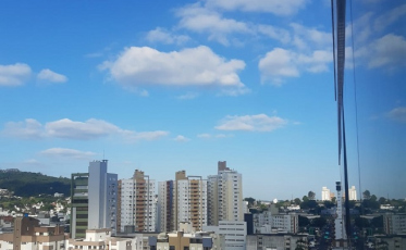 Quinta-feira deve ser de calor e temporais na região