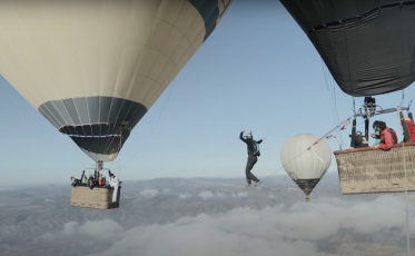 Praia Grande quebra recorde em travessia de Highline