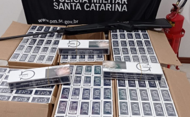 PM apreende quase três mil carteiras de cigarro contrabandeadas