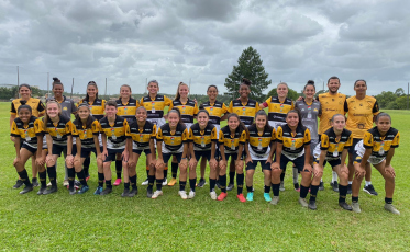 Baile carvoeiro: Futebol feminino estreia com goleada de 12 a 0
