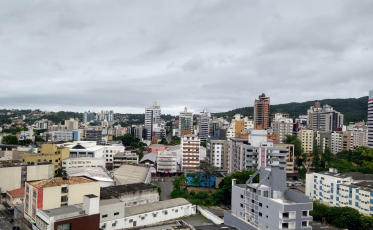 Sol começa a aparecer na região