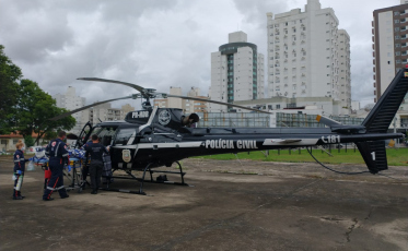 Homem tem fratura exposta após acidente de trânsito