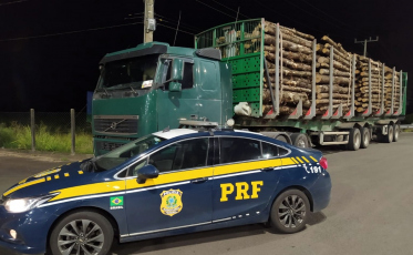 Bitrem é flagrado com mais de sete toneladas de excesso na BR-101