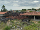 Incêndio destrói pavilhão abandonado