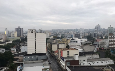 Sexta de tempo nublado e chuva fraca em Criciúma e região