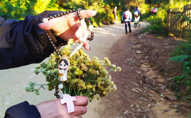 Grupo Movimento peregrina até Santuário de Angelina