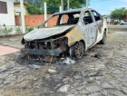 Carro pega fogo em Balneário Gaivota