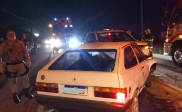 Acidente entre carros e moto deixa seis vítimas em Braço do Norte