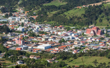 Começa a nevar na Serra Catarinense (VÍDEO)