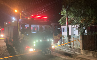 Residência é atingida por incêndio em Cocal do Sul 