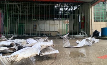 Tentativa de furto de fio provoca incêndio em escola no São Luiz (FOTOS) 