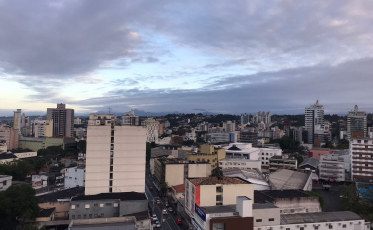 Tempo deve melhorar nesta sexta-feira em Criciúma e região